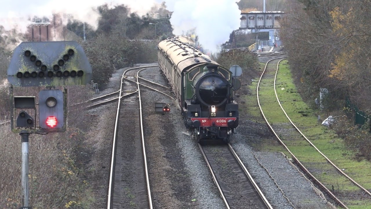 61306 Mayflower heads to Bath with the Last Bath Christmas Market tour for 2025. 12/12/2025
