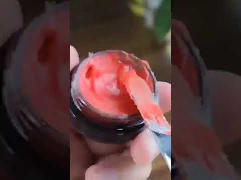 مرطب شفايف توت وردي روعه يهبل