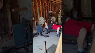 Bench Press 215lbs - 5 reps 🎅🎅