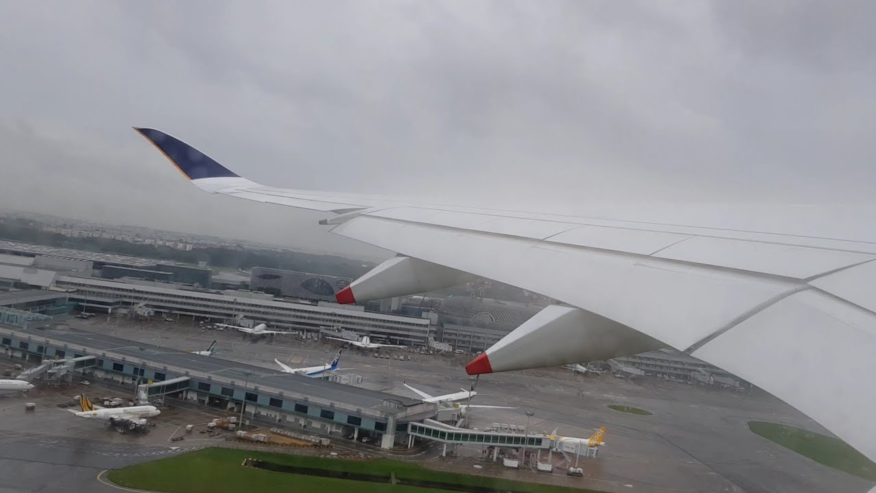 [Stormy Takeoff] RR TRENT XWB Singapore Airlines A350 9V-SMN takeoff SIN