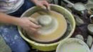 Throwing a Clay Cylinder on the Potters Wheel : 22 Steps (with Pictures) -  Instructables