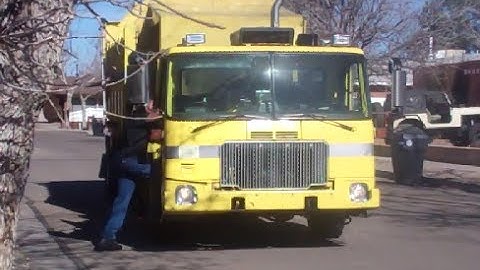 CABQ Solid Waste - Autocar Xpeditor WXLL Amrep Octo MSL 045206