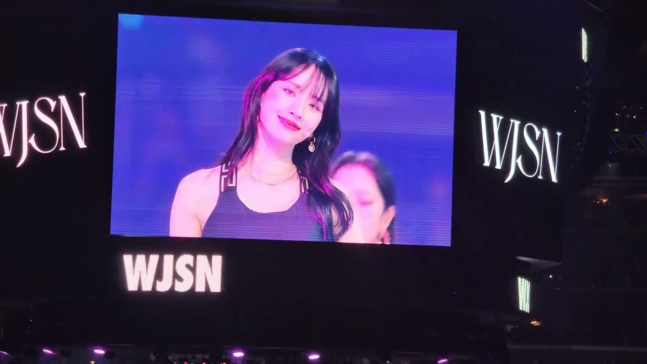 WJSN 3 KCON LA 2022- Aug 21 Live