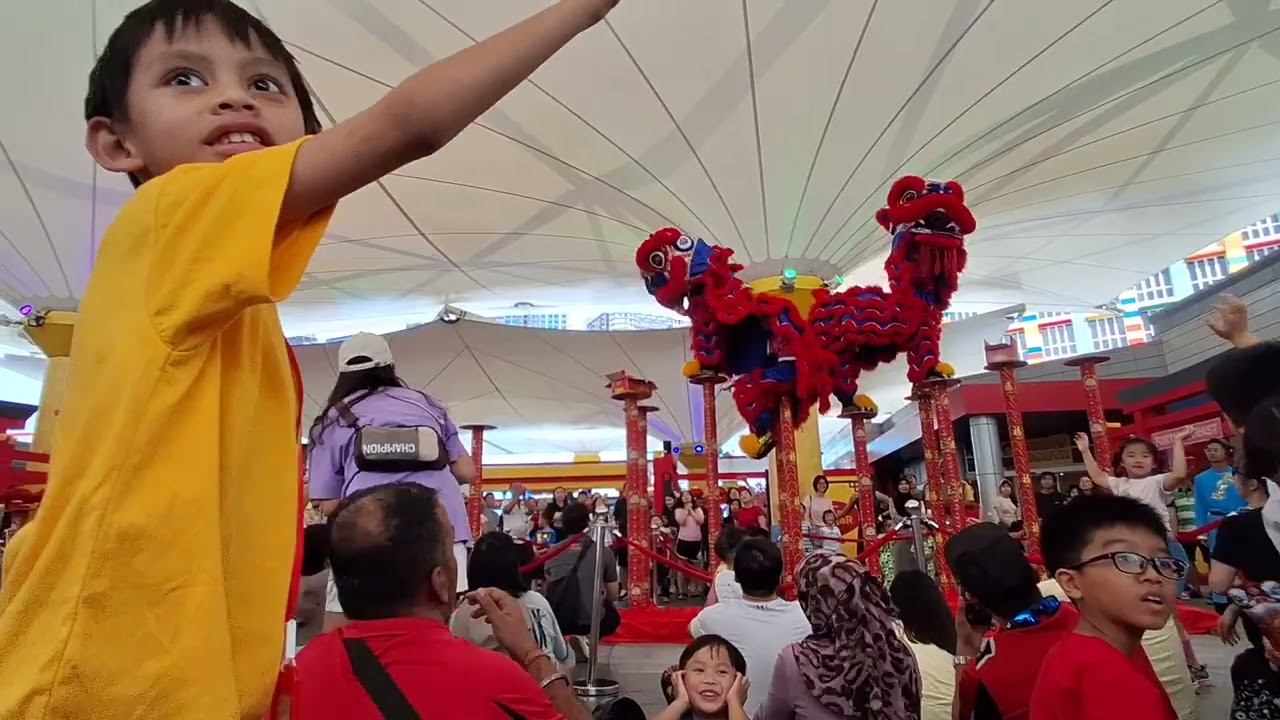 Legoland Lunar New Year - Lion Dance