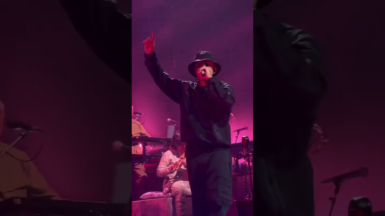 Trueno cantó "The Manifesto" junto a Gorillaz en Glascow, UK