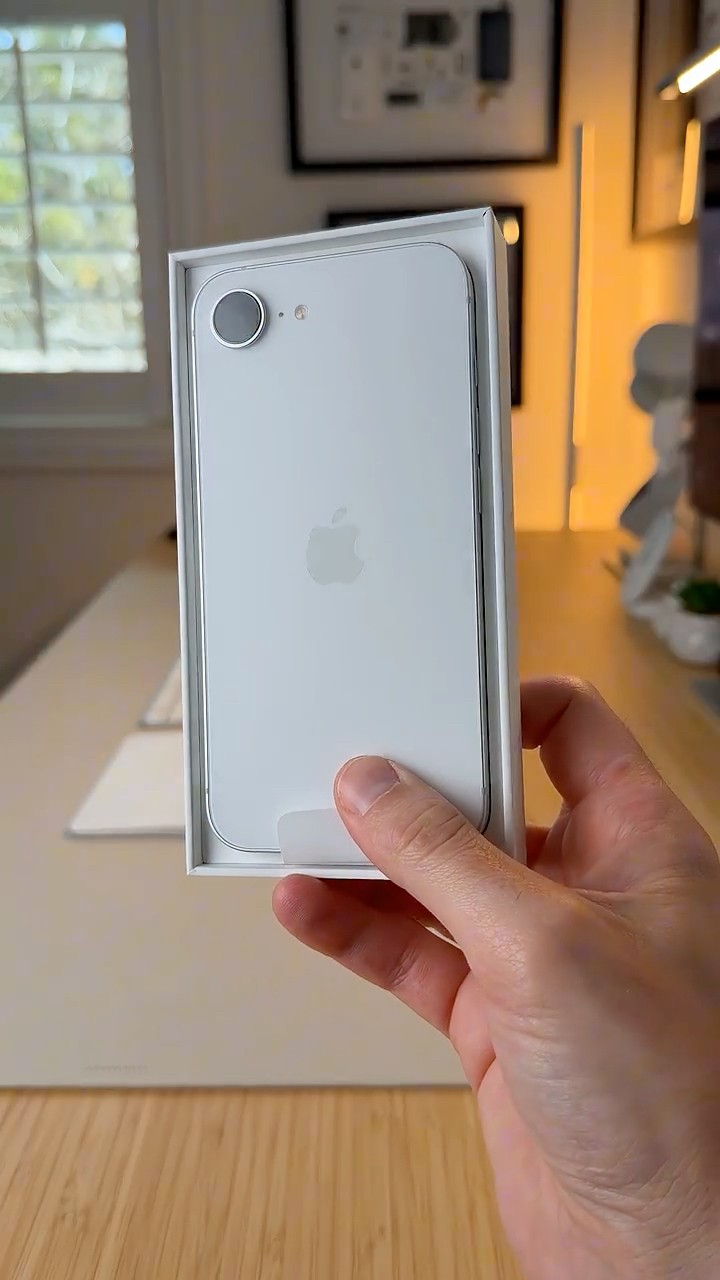 iPhone 17e White Unboxing 🤍😍 - YouTube