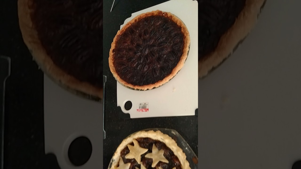 # homemade Apple pie for Christmas 😋 yummy