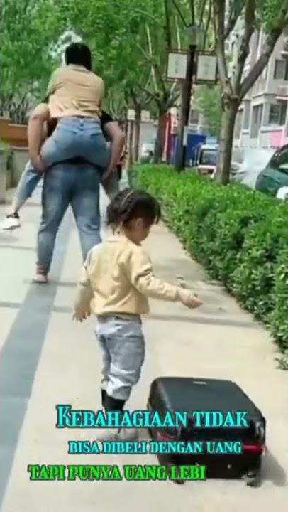 mamah digendong anaknya ngambek #short #tiktok #youtobeshort #trending  #instagram