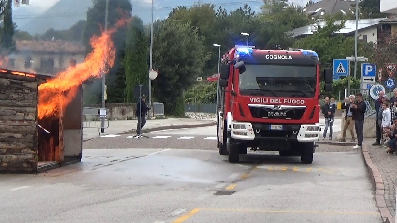 [SIMULAZIONE] Arrivo APS Man VVF Cognola(TN) in sirena + Manovra dimostrativa incendio appartamento