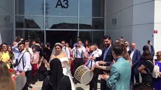 Mesut Özil, Amina Gülşe davul zurna