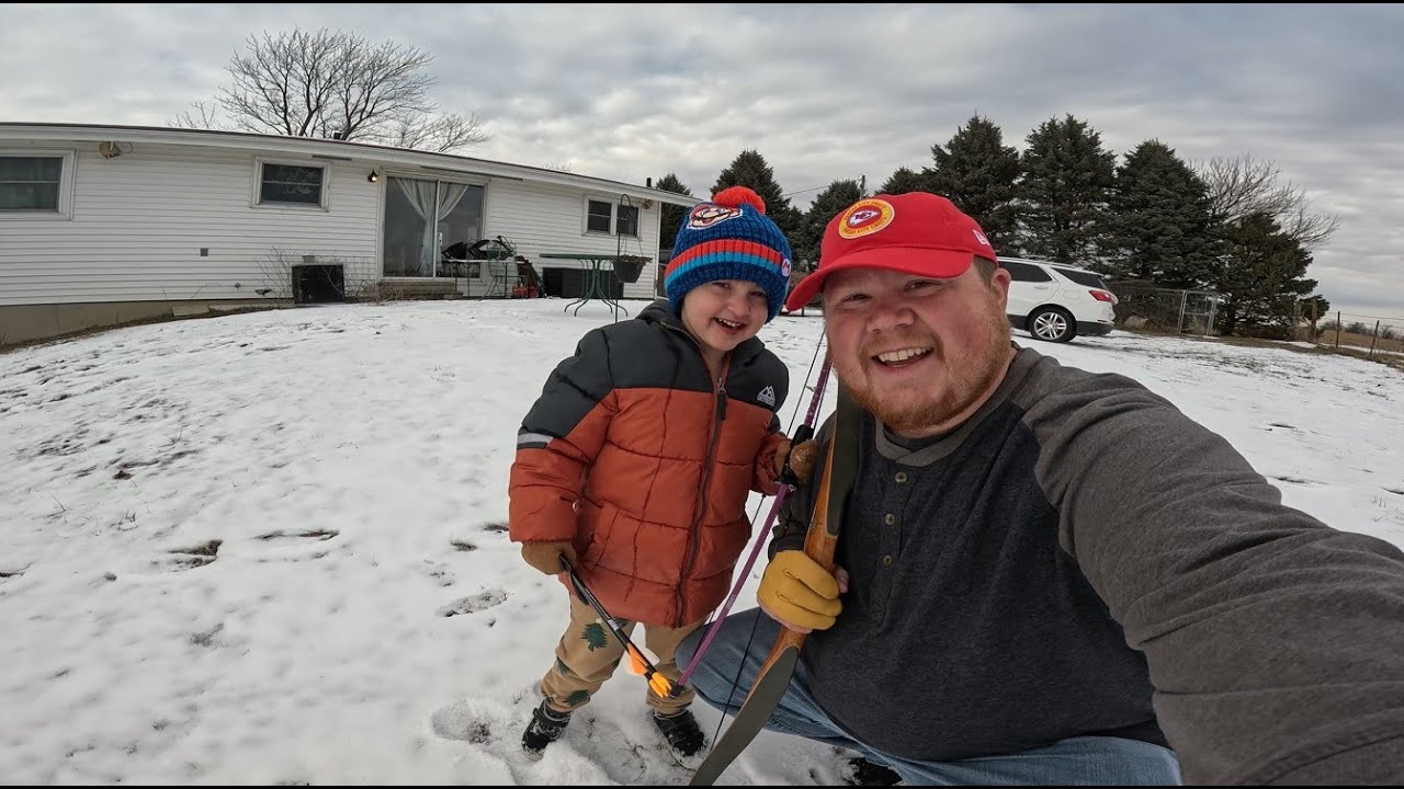 Traditional archery with my 4-year-old son! | Shooting recurves and longbows