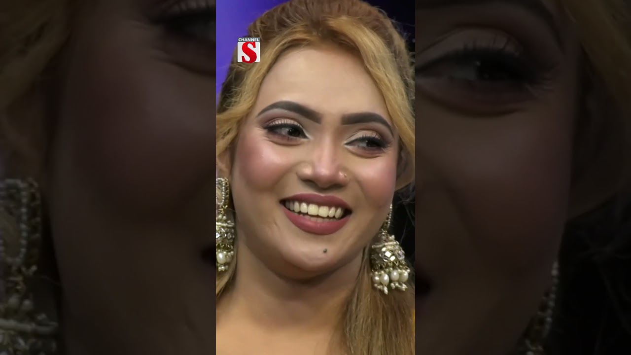 আনন্দে সখি গন নাচে দেখিয়া প্রেমের খেলা