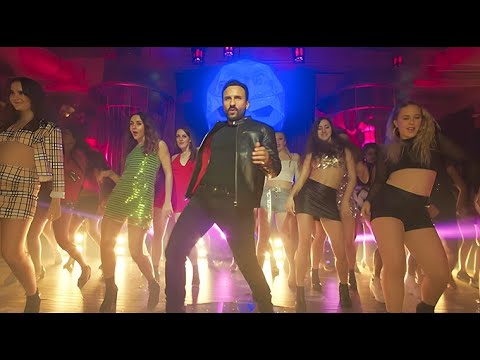 Jinsiy oyinchoqlar bilan mushuklarini onanizm qilayotgan yalangoch qizlarning mazali porno toplami