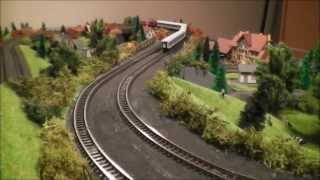 Spur-Z-Modellbahn im Couchtisch