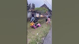 K4SIHAN DUYVNGNYA TEL0RNYA DI LEMP4R