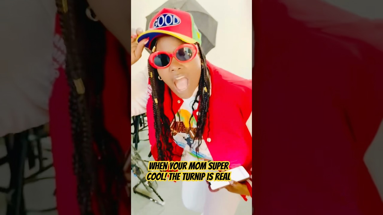 Coolest mom ever😎❤️Support, love, good vibes always. 