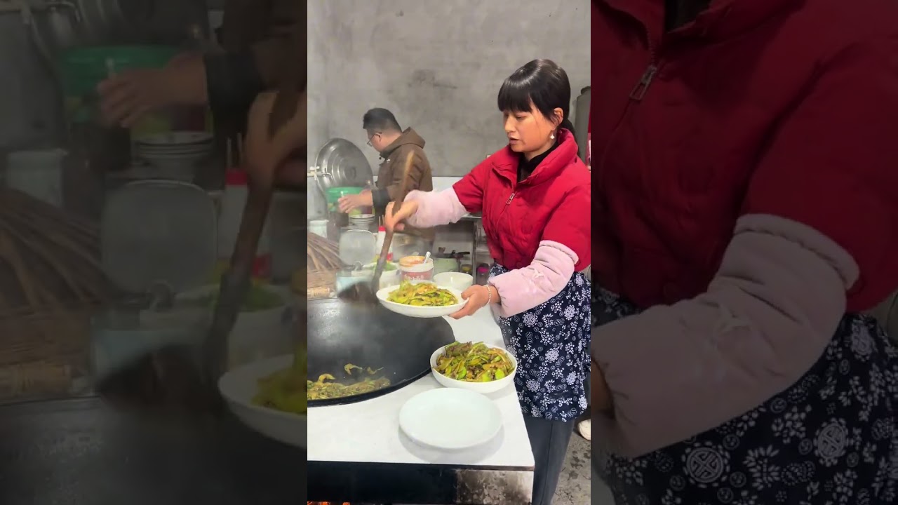 小范回娘家拜年，亲戚们在一起有说有笑，舅母子又弄美食乐坏老谭 #日常vlog #我的乡村生活 #原创作品 #农村生活