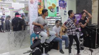 Dizi - Have Fun Live In Braga Bandung