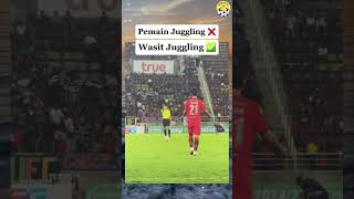 Momen Unik sepakbola , saat wasit melakukan Juggling #football #soccer #wasit #shorts