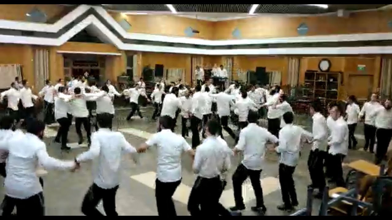 הקלידן יודי קורנט ושמוליק סופר - ריקודי שמחה | ישיבת תות''ל מגדל העמק