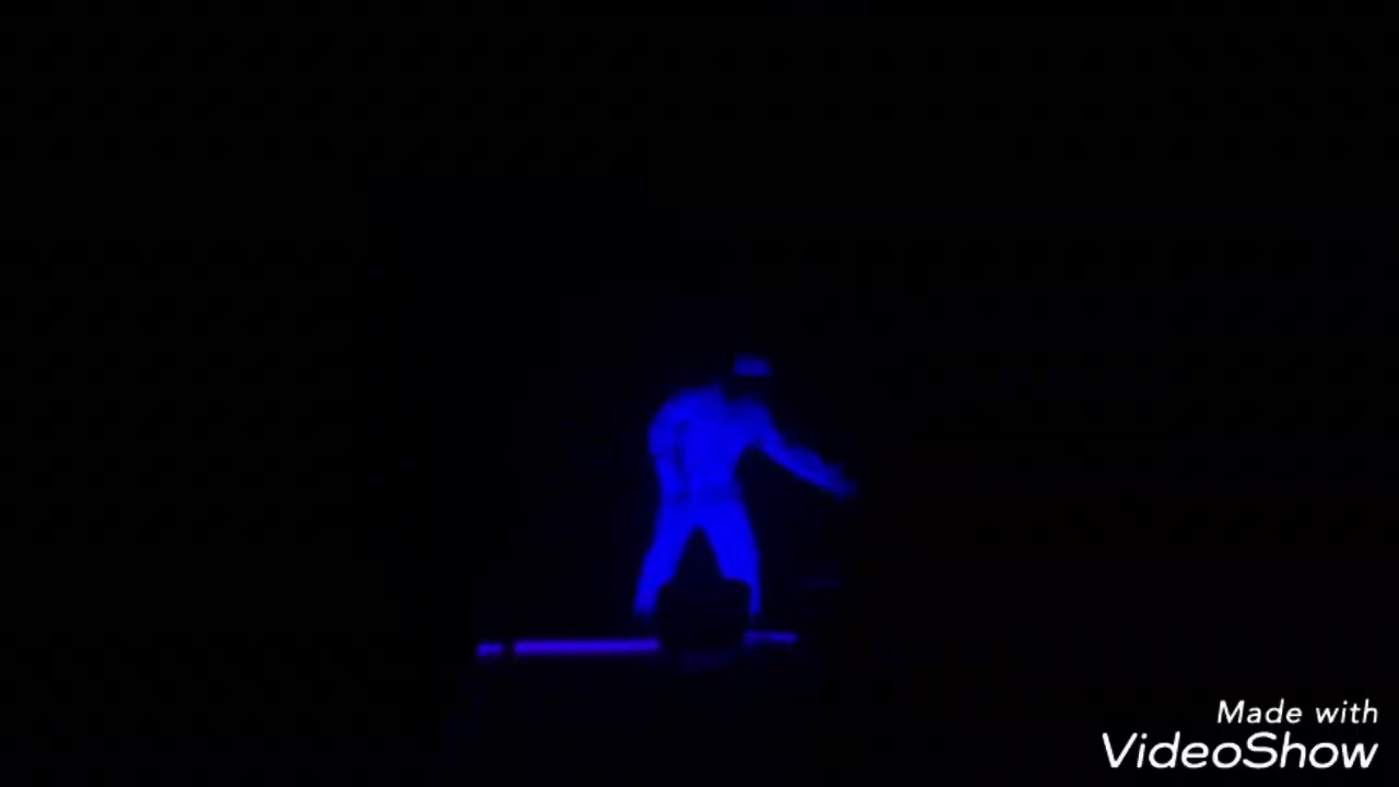 الصراع - مسرح أسود