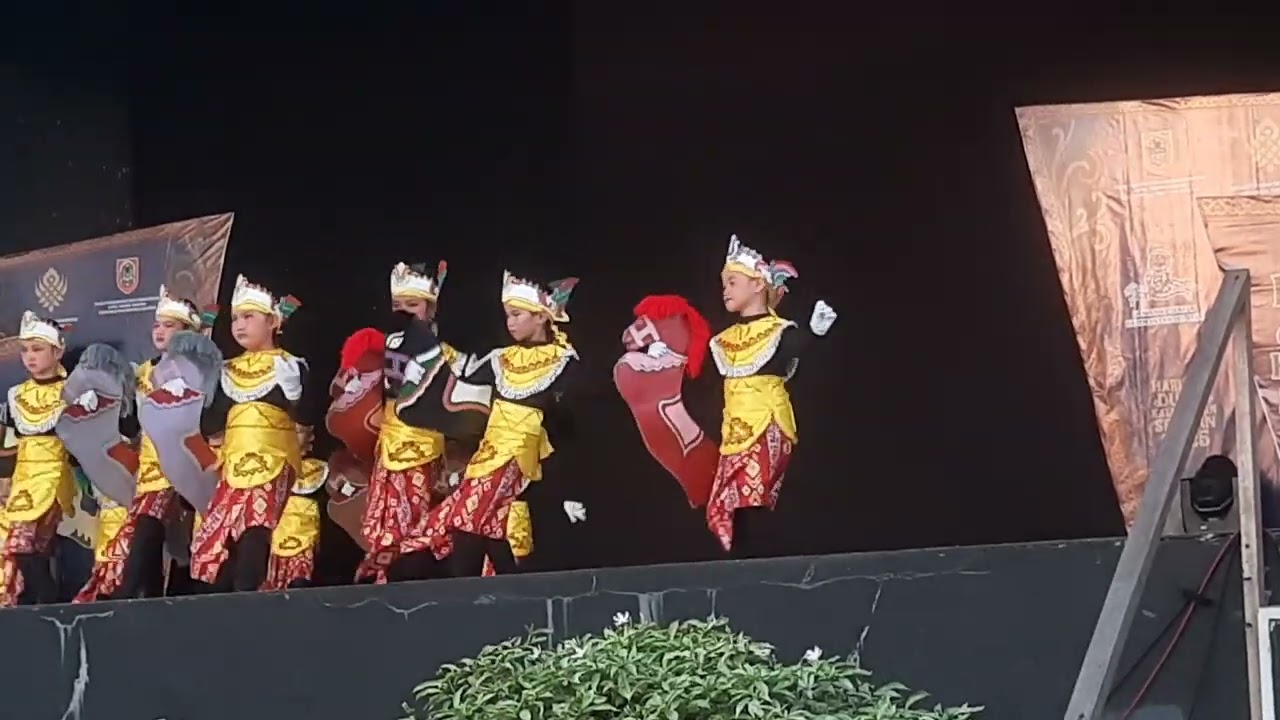Tari Kuda Gipang SD Semangat Dalam Sanggar Galuh Parimata Hari Tari Dunia Kalimantan Selatan 2025