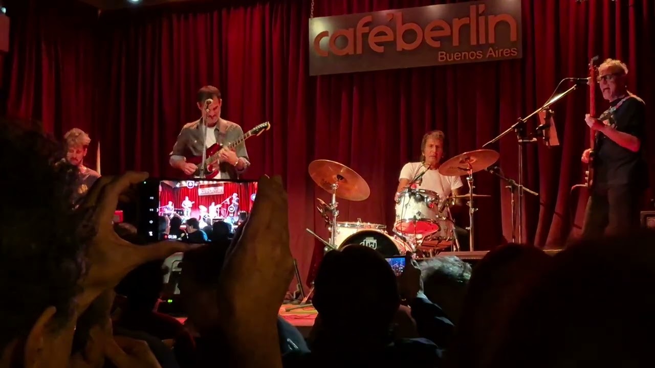Black Amaya Espíritu Pescado "Blues de Cris" " Viajero naciendo" Café Berlín 23/3/25