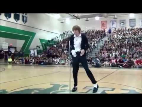 Brett Nichols Performs Michael Jackson's "Billie Jean"