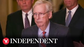 Mitch McConnell freezes mid-press conference