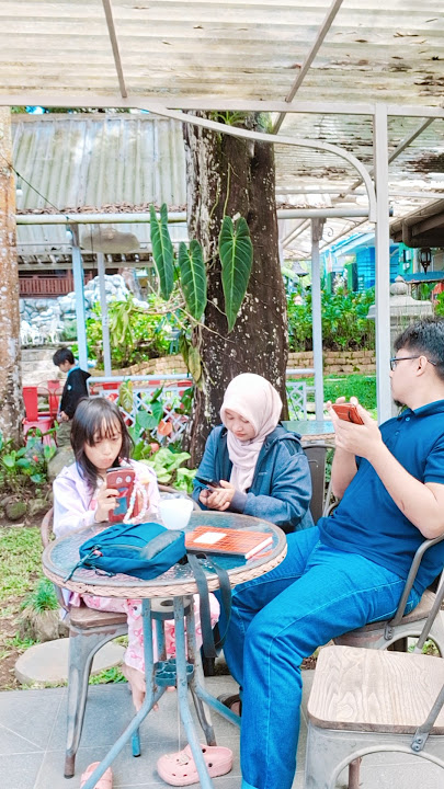 Spending Time Together Under the Sky #shorts #familytime #parkday #naturelove #relaxingvibes