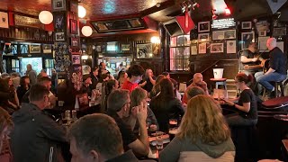 DUBLIN IRELAND, THE TEMPLE BAR: INSIDE THE MOST FAMOUS PUB IN IRELAND, PUB CAPITAL OF THE WORLD