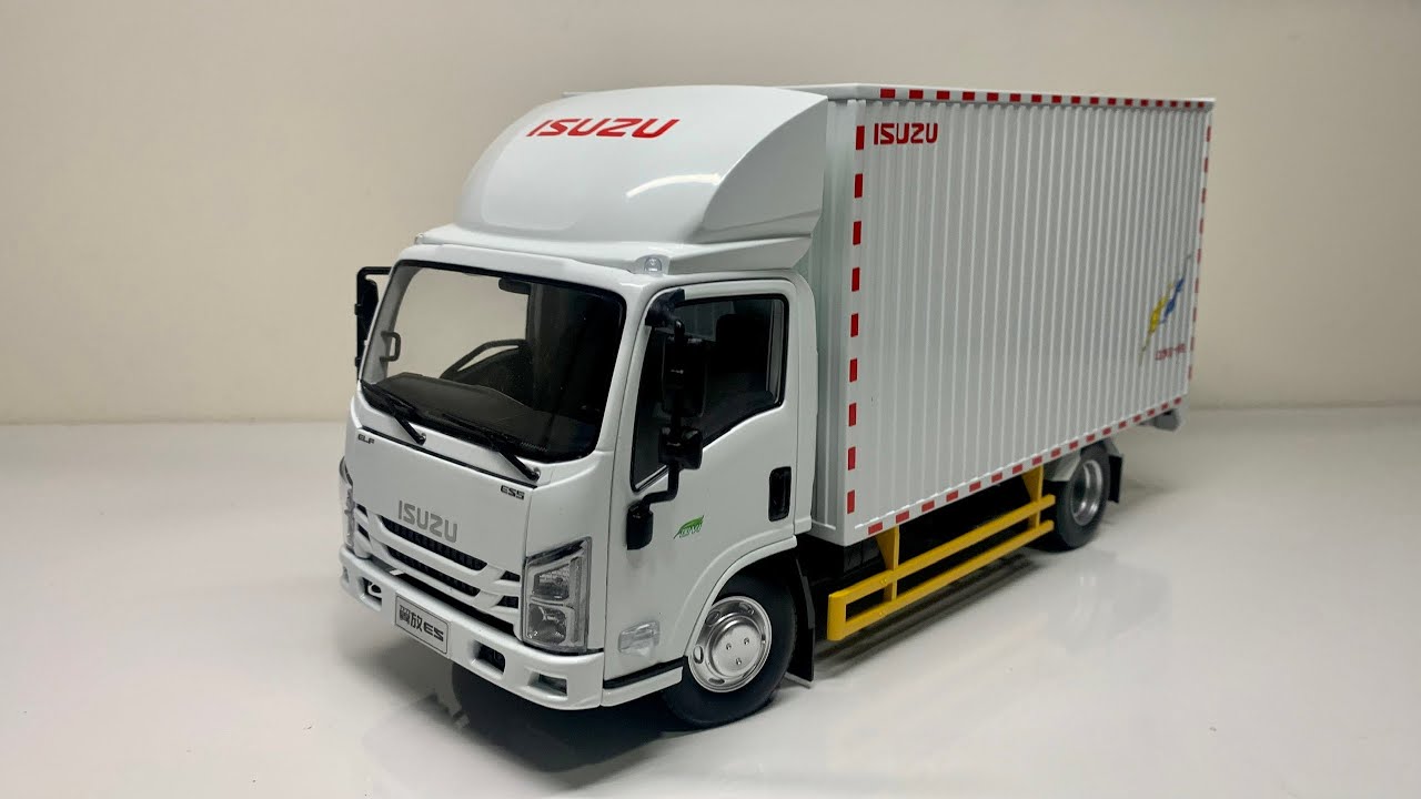 Unboxing of Isuzu -Series small Truck 1:18 Scale Diecast Model - YouTube