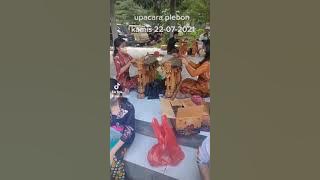 lantunan musik tradisional adat bali di mataram lombok..mengiringi jalanya upacara ngaben/plebon