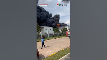 Vĩnh Phúc: Cháy lớn thiêu rụi nhà xưởng 10.000 m2, thiệt hại ước tính hơn 200 tỷ đồng | VTV24
