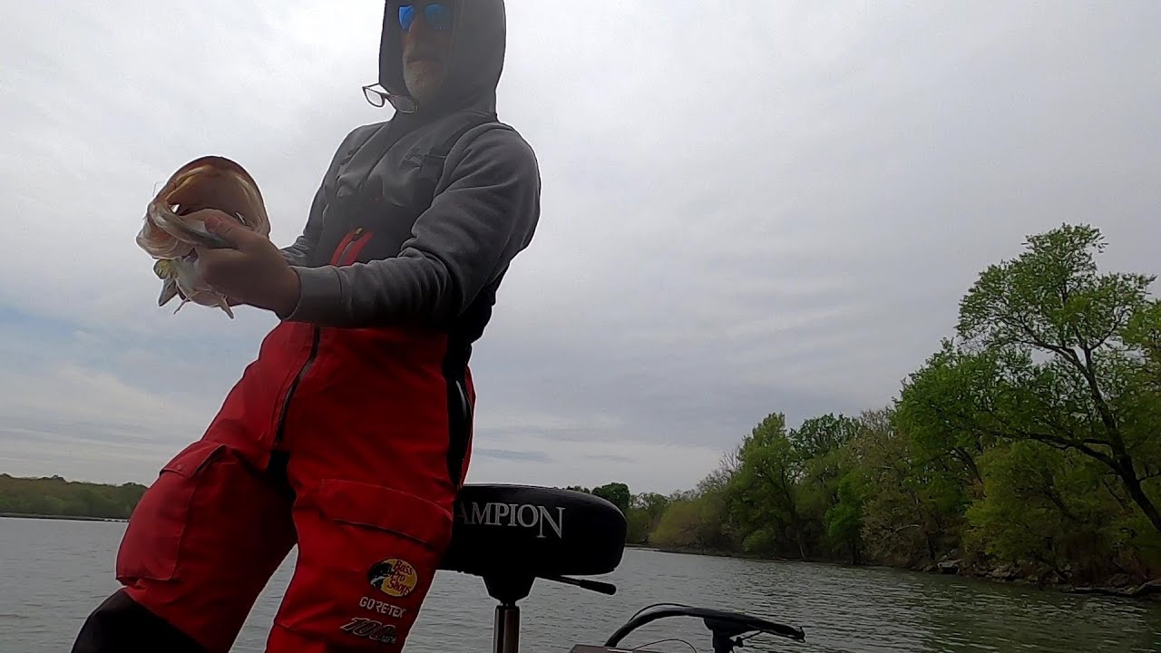 EPIC DAY Bass Fishing on Okmulgee Lake (FROG BITE DELIVERS BIG BASS)