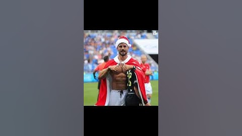 اجمل تصاميم الاعب العراقي ايمن حسين