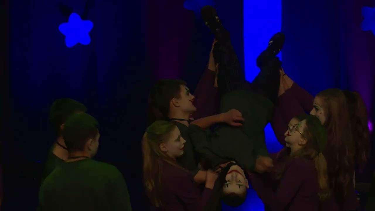 8b klass – “Naeru varjus”, juhendajad Karmen Danjuk ja Valeri Danjuk