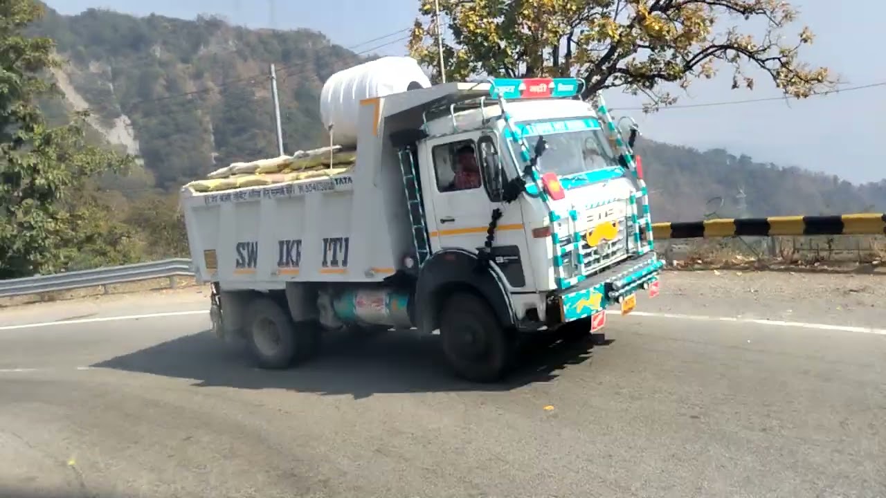 Rishikesh Jaam Ki sthiti khatm Nahin Hoti Hai kunjapuri Mandir ke pass bahut berojgari Idhar Udhar