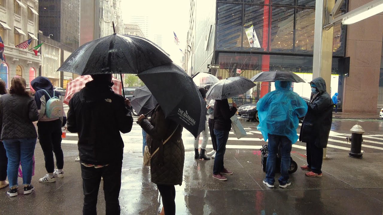 NYC Rain Walk | 5th Avenue, Midtown Manhattan to Washington Square Park