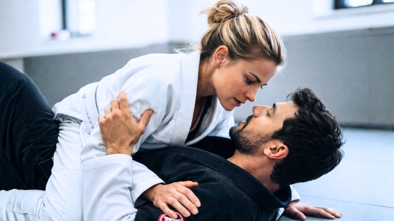 The Jiu-Jitsu Coach Said: “You’re Distracting Me” — The Single Mom’s Response Made Him Smile