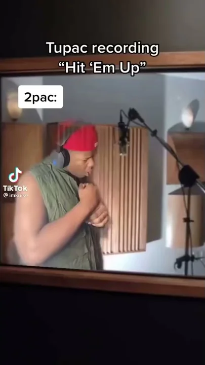 Tupac recording “hit em up” diss to Biggie📝