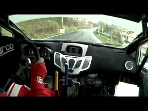 TESTA JR - GIAMMASI  crash  al  1° RALLY VALLI ARNARESI ( FR ) 2013