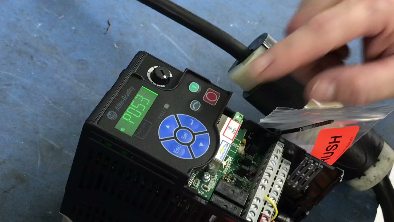 Defaulting parameters Allen Bradley power flex 525 vfd drive YouTube