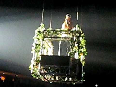 陳綺貞 Cheer Chen - 旅行的意義 @  Singapore Indoor Stadium  (4/4/09)