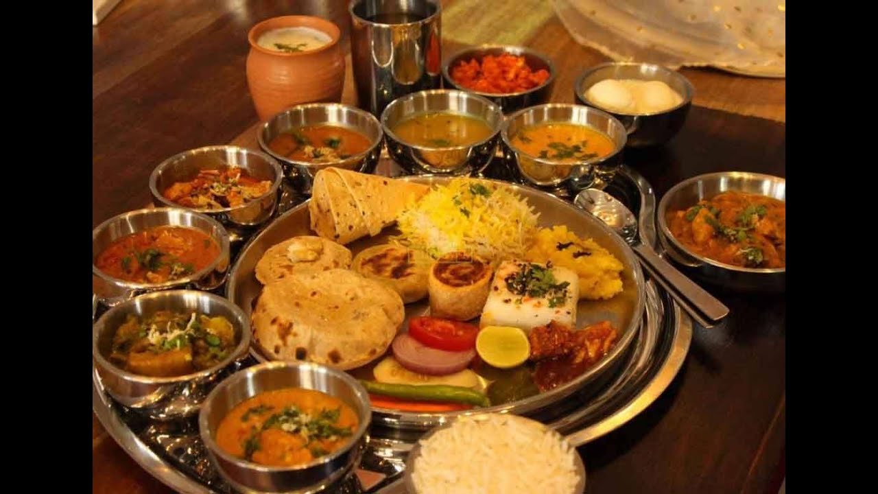 Episode 5 - Jaipur FOOD VLOG | A food joint 100 years old. - YouTube