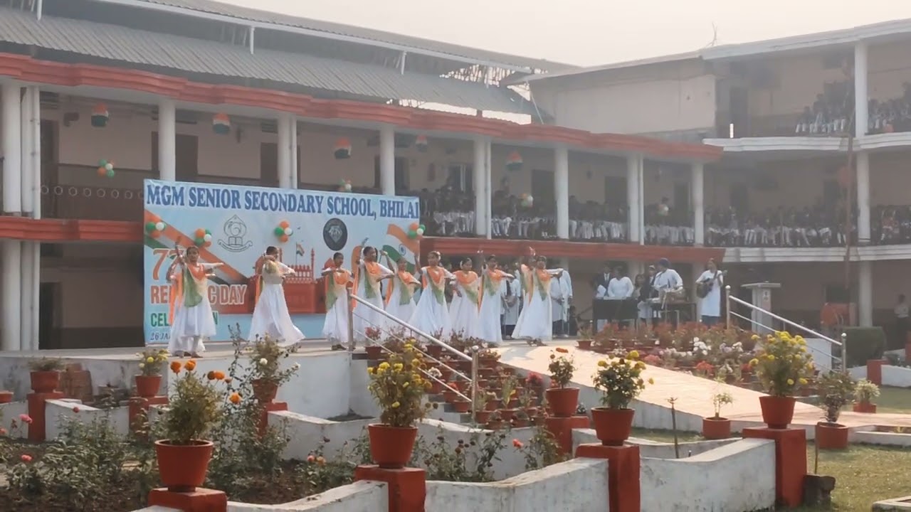Outstanding performance with live song sung by our music students of higher class 🎉🤩🎊🥳 Republic day 