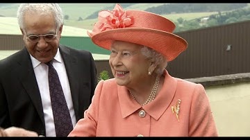 映画『エリザベス　女王陛下の微笑み』予告編