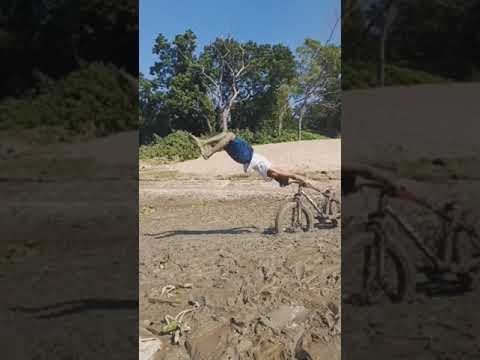 Video: Mali by bicykle bmx mať brzdy?