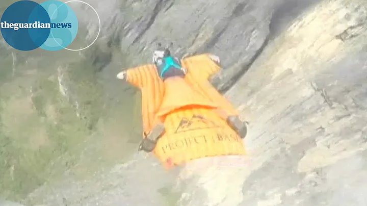 Wingsuit wearers jump from 3,000-metre-high mountainside in China - DayDayNews
