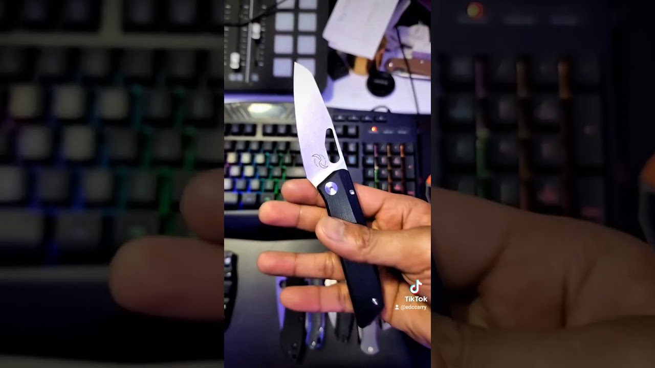 Amazing and Awesome EDC knife has Insane vibe
